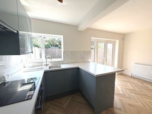 kitchen- click for photo gallery